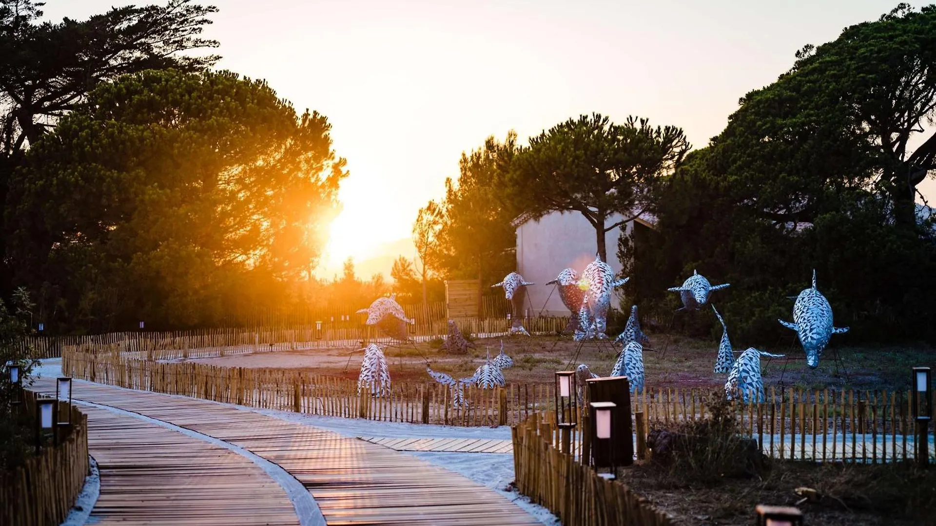 Hotel Le Hameau Des Pesquiers Ecolodge & Spa, Curio Collection By Hilton Hyeres